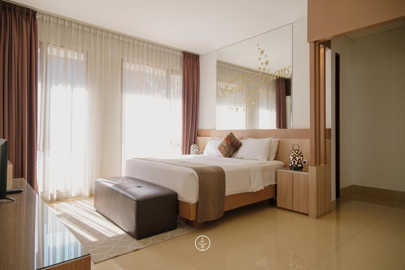 Narwastu Hill View 6 Bedrooms With A Private Swimming Pool Bandung