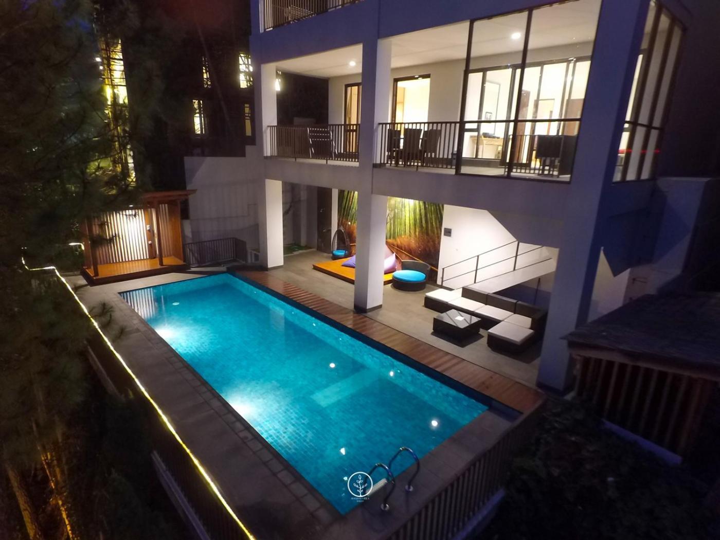 Villa Narwastu Hill View 6 Bedrooms With A Private Swimming Pool Bandung