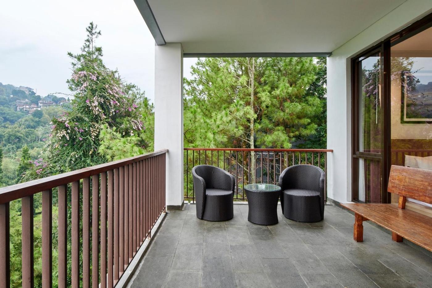 Narwastu Hill View 6 Bedrooms With A Private Swimming Pool