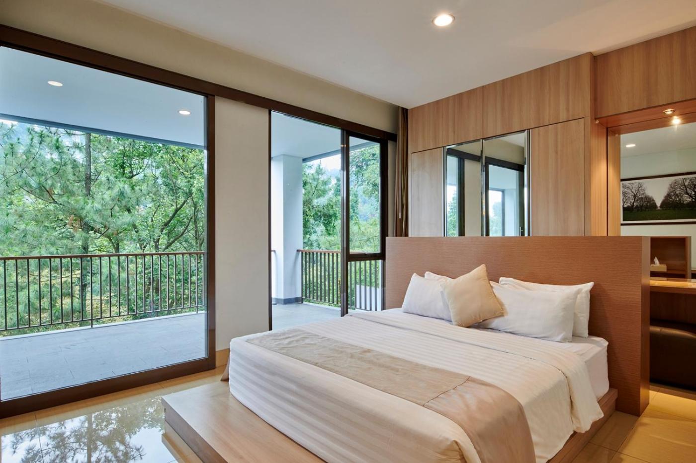 Narwastu Hill View 6 Bedrooms With A Private Swimming Pool Villa Bandung